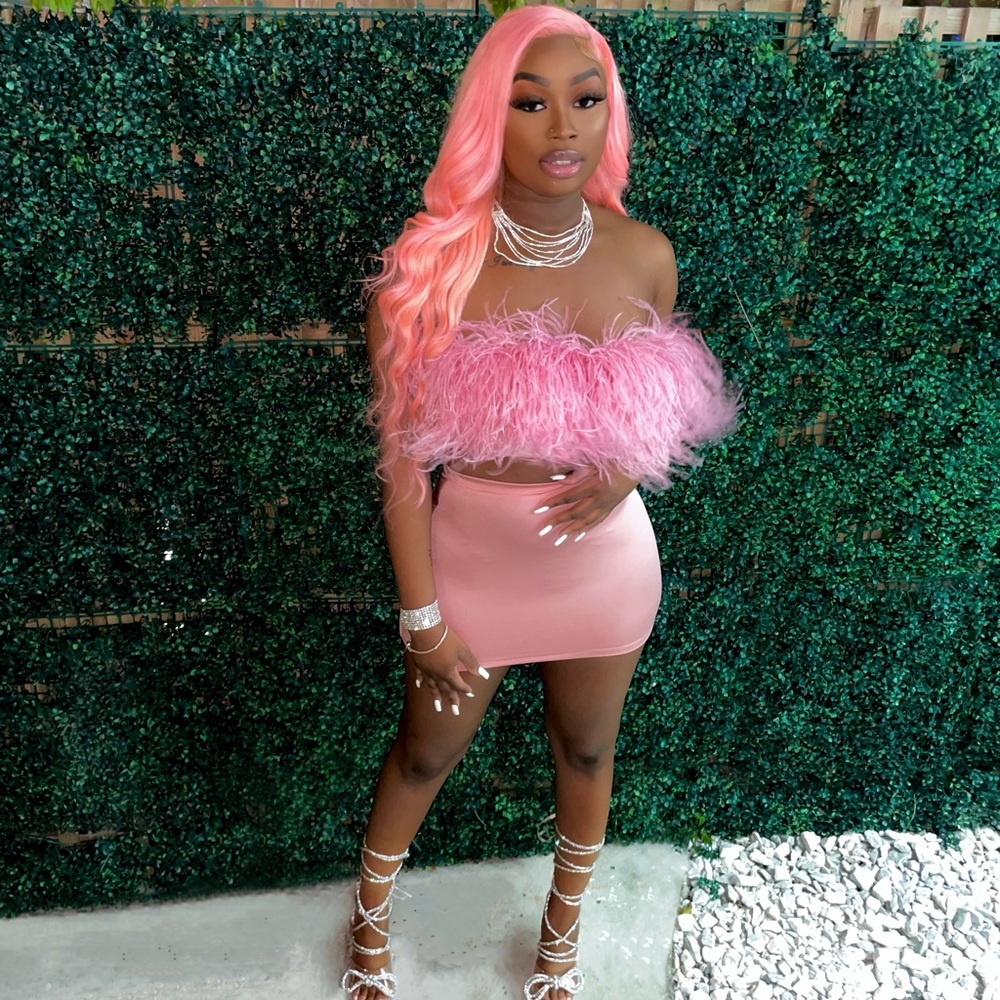 Shane Justin 2 piece birthday set in the color pink size medium